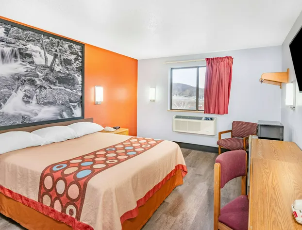 Super 8 by Wyndham Waynesburg hotel detail image 4