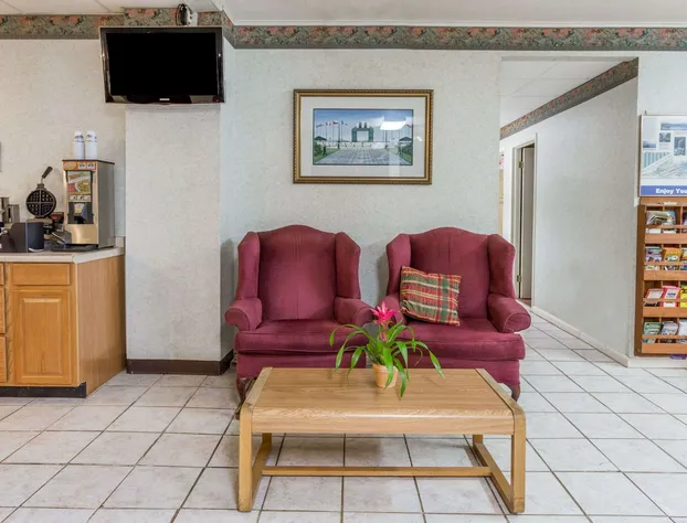 Days Inn by Wyndham Bedford hotel detail image 1