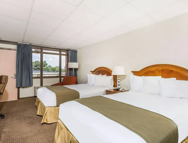 Days Inn by Wyndham Bedford hotel detail image 4