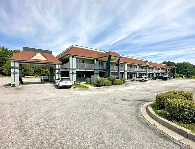 Executive Inn Ridgeway I-77 hotel detail image 1