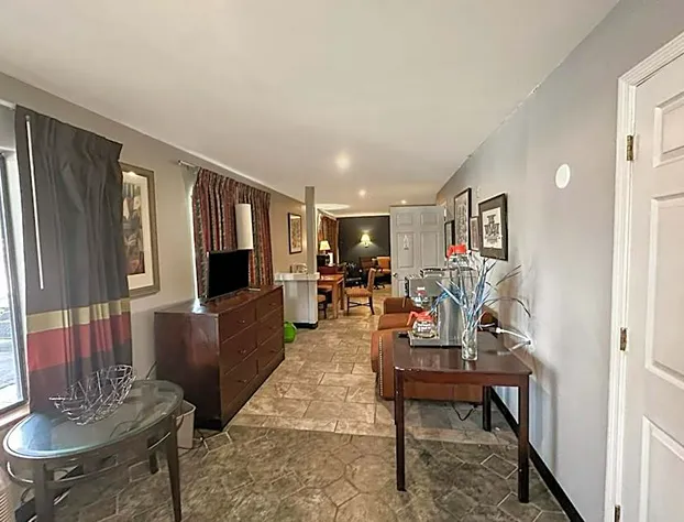 Executive Inn Ridgeway I-77 hotel detail image 3