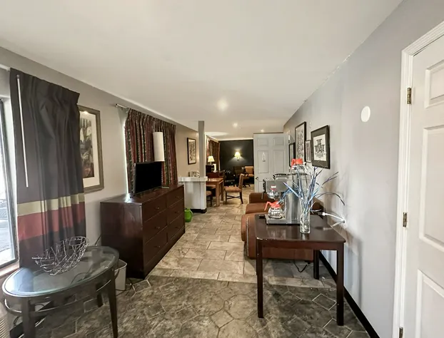 Executive Inn Ridgeway I-77 hotel detail image 2