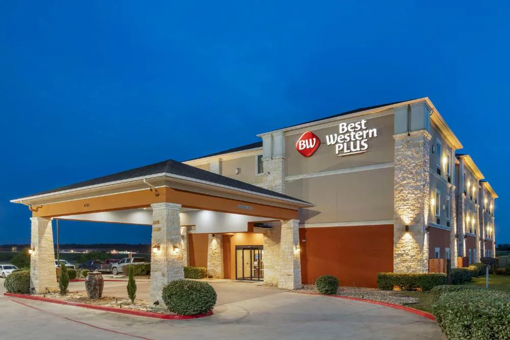 Best Western Plus Longhorn Inn & Suites hotel hero