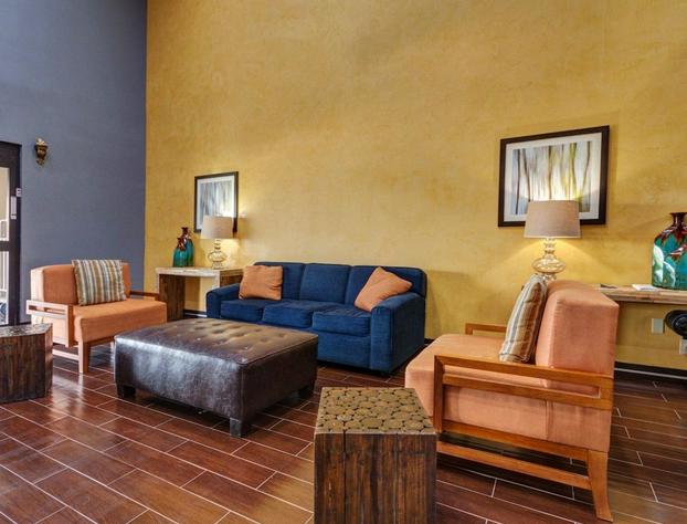 Comfort Suites Lake Ray Hubbard hotel detail image 1