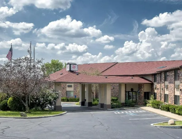 Red Roof Inn & Suites Hermitage hotel detail image 1