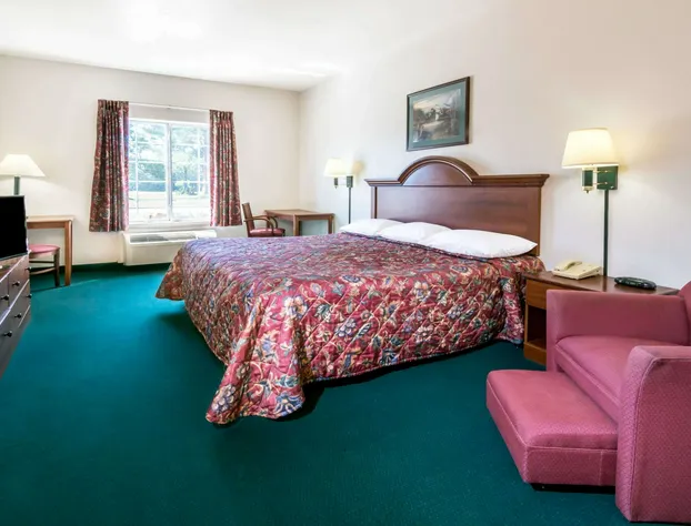 Super 8 by Wyndham Kountze Big Thicket Nat'l Pres Area hotel detail image 4