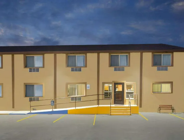Super 8 by Wyndham Diamondville Kemmerer hotel detail image 1