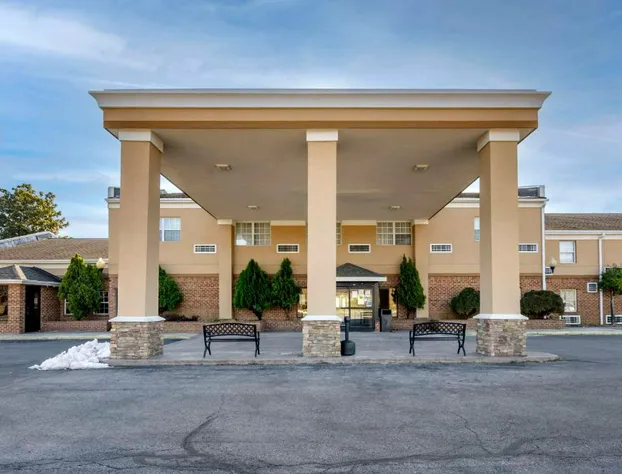 Comfort Inn & Suites Raphine - Lexington near I-81 and I-64 hotel detail image 1