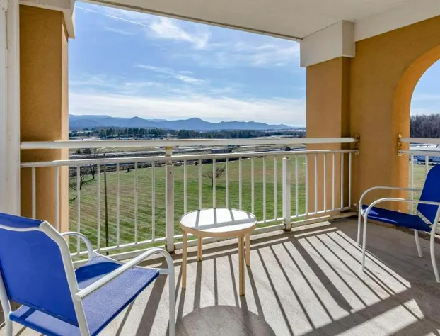 Comfort Inn & Suites Raphine - Lexington near I-81 and I-64 hotel detail image 2