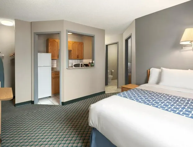 Travelodge by Wyndham Edmonton Airport hotel detail image 3