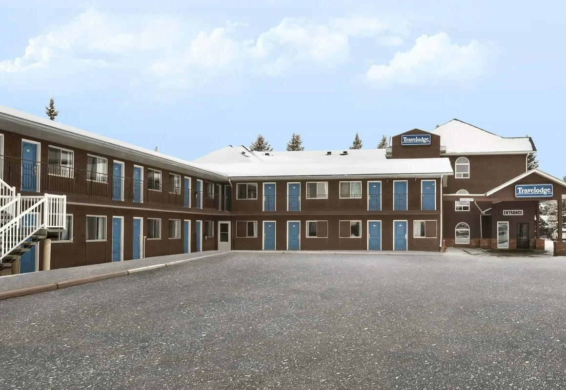 Travelodge by Wyndham Edmonton Airport hotel hero