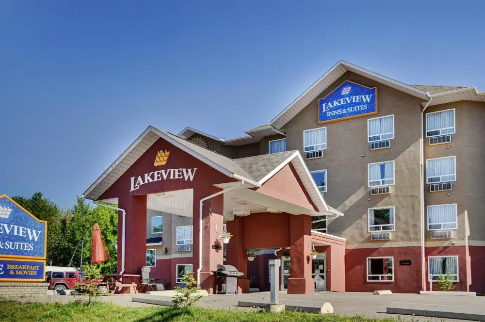 Lakeview Inns & Suites - Chetwynd hotel hero