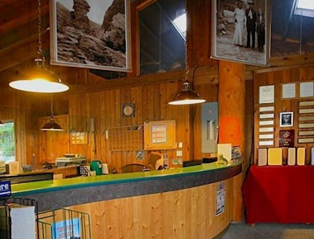 Sunwapta Falls Rocky Mountain Lodge hotel detail image 2