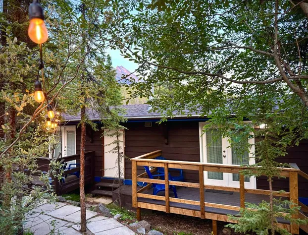 Sunwapta Falls Rocky Mountain Lodge hotel detail image 2