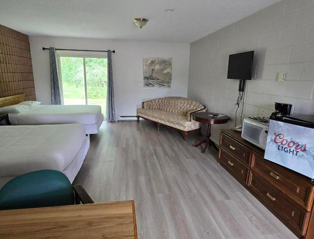 Top Notch Restaurant & Motel hotel detail image 2