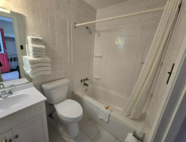 Top Notch Restaurant & Motel hotel detail image 3