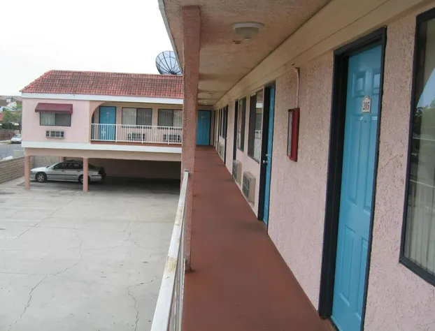 Royal Inn Motel Long Beach hotel detail image 2