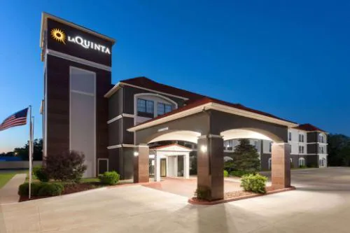 La Quinta Inn & Suites by Wyndham Woodward hotel hero