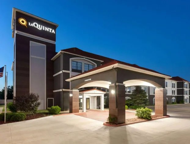 La Quinta Inn & Suites by Wyndham Woodward hotel detail image 1