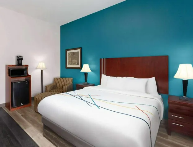 La Quinta Inn & Suites by Wyndham Woodward hotel detail image 3