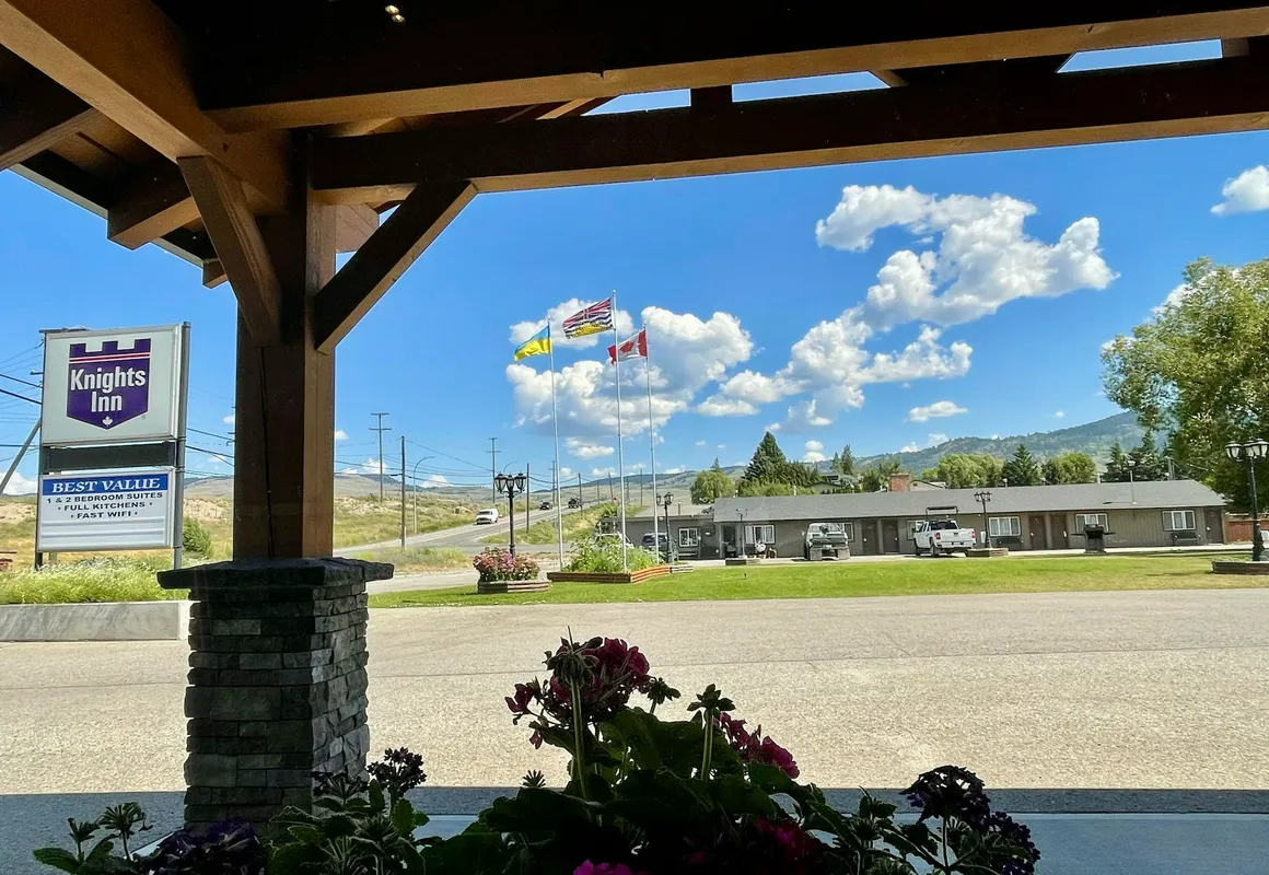 Knights Inn Merritt hotel hero