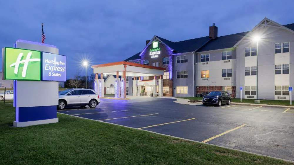 Holiday Inn Express & Suites Zion by IHG hotel hero