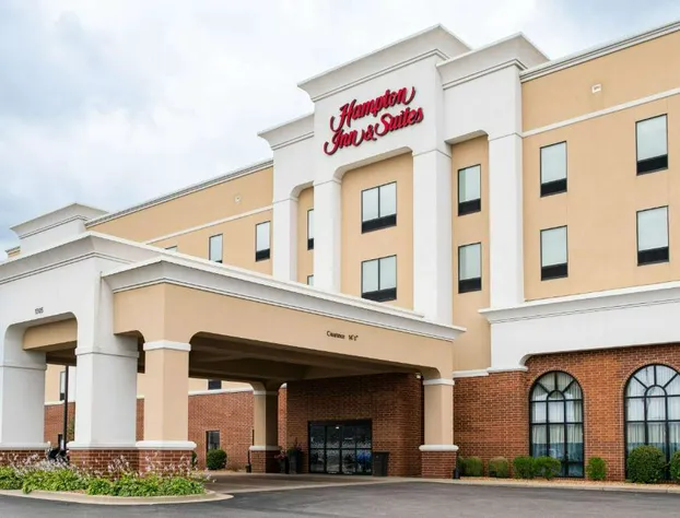 Hampton Inn & Suites Effingham hotel detail image 1