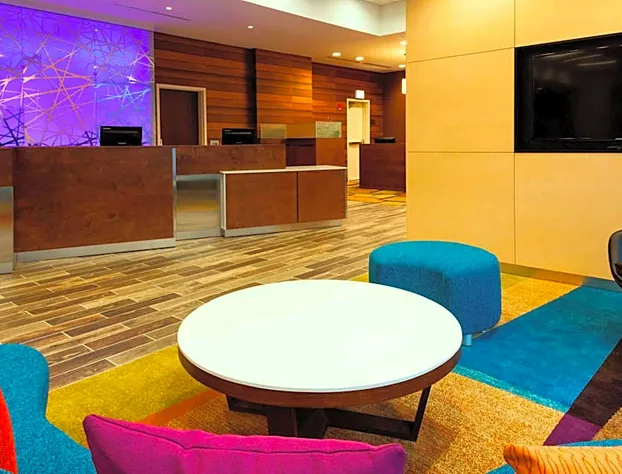 Fairfield Inn & Suites Chicago Downtown/River North hotel detail image 1