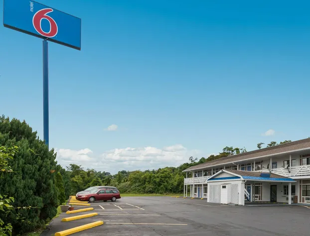 Motel 6 Parkersburg, WV hotel detail image 1