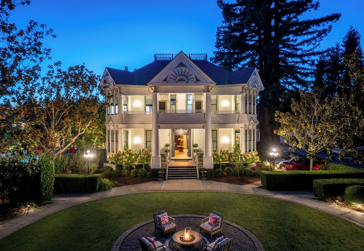 White House Napa hotel hero