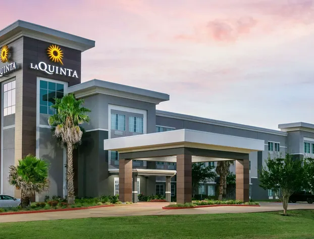 La Quinta Inn & Suites by Wyndham Jacksonville TX hotel detail image 3