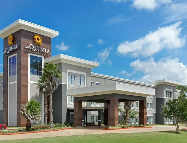 La Quinta Inn & Suites by Wyndham Jacksonville TX hotel detail image 1