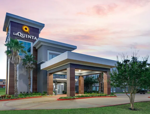 La Quinta Inn & Suites by Wyndham Jacksonville TX hotel detail image 3