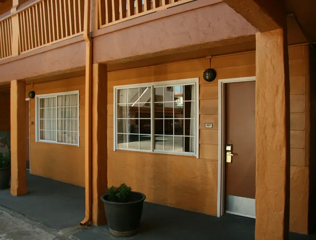 Navajo Lodge hotel detail image 4
