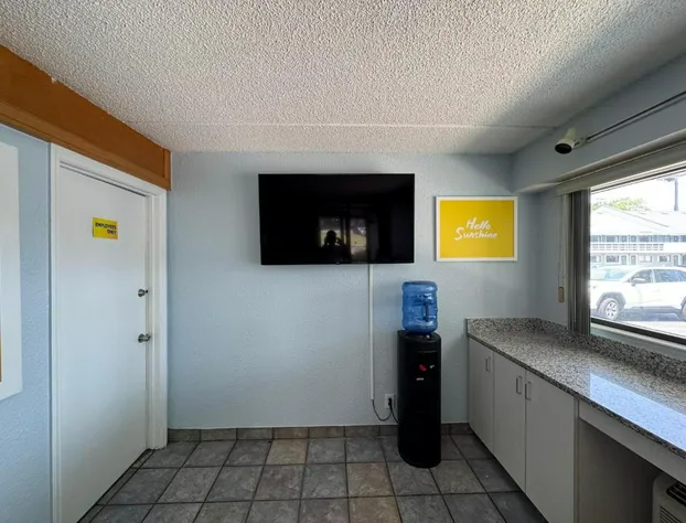 Days Inn by Wyndham Charlotte University hotel detail image 2
