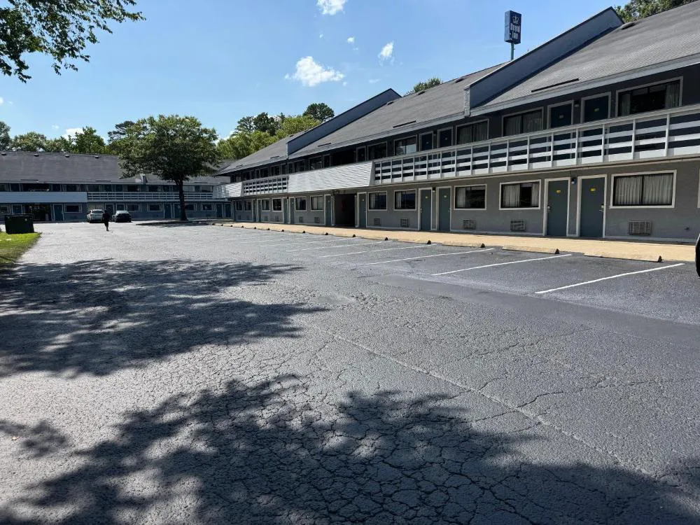 Days Inn by Wyndham Charlotte University hotel hero