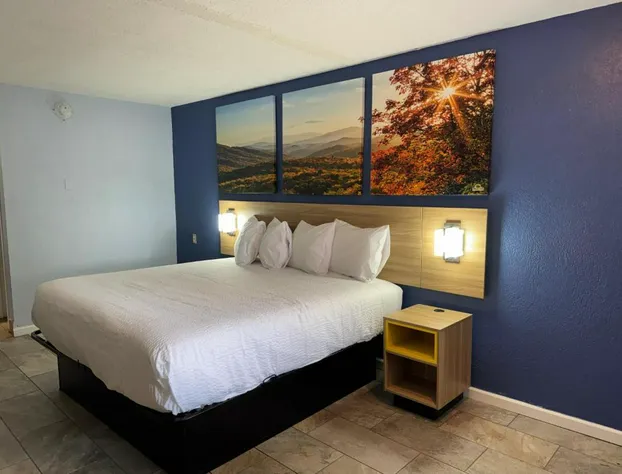 Days Inn by Wyndham Charlotte University hotel detail image 3