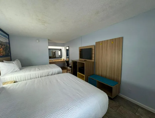 Days Inn by Wyndham Charlotte University hotel detail image 4