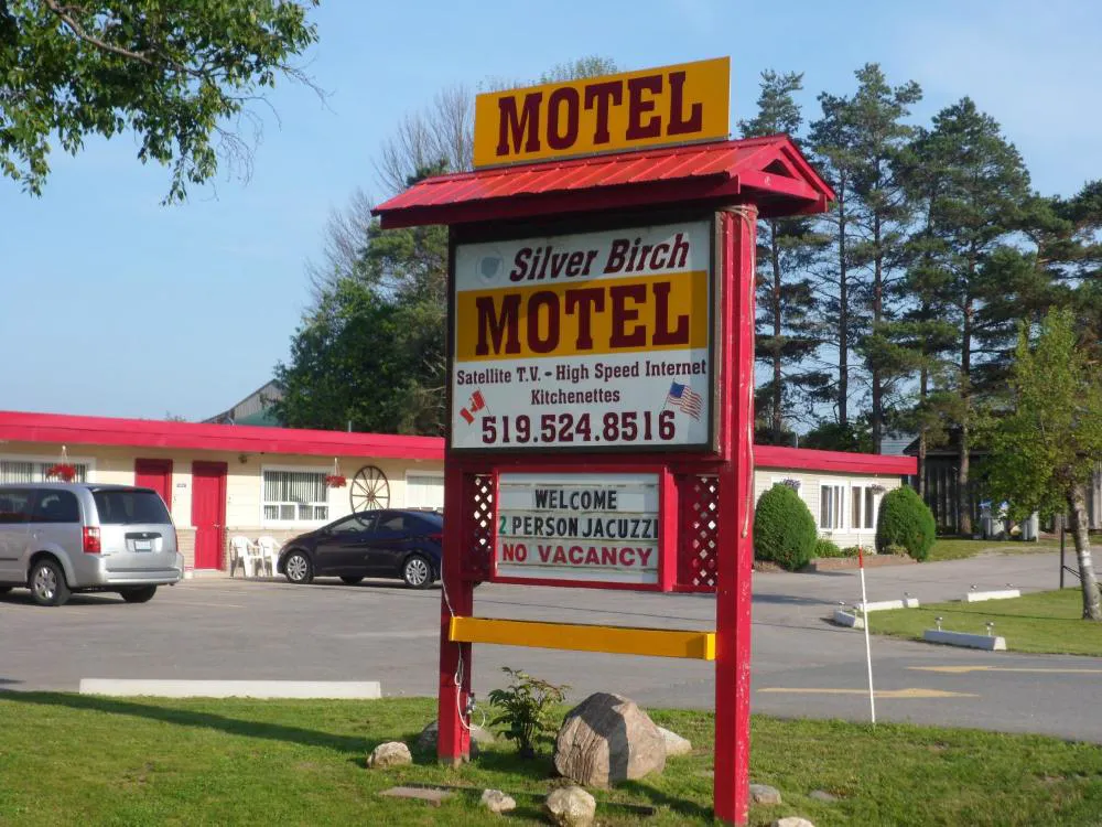 Silver Birch Motel hotel hero