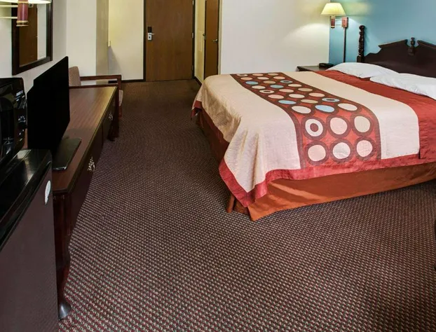 Super 8 by Wyndham Heath/Newark hotel detail image 4