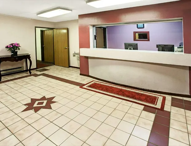 Super 8 by Wyndham Heath/Newark hotel detail image 2