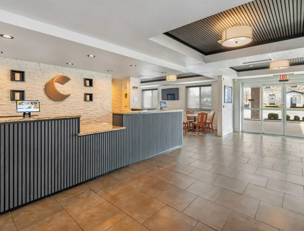 Comfort Inn & Suites Thousand Islands Harbour District hotel detail image 1