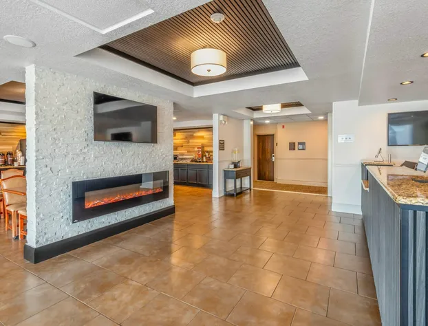 Comfort Inn & Suites Thousand Islands Harbour District hotel detail image 2