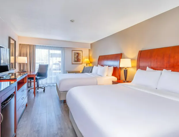 Comfort Inn & Suites Thousand Islands Harbour District hotel detail image 4