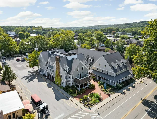 Artists Colony Inn hotel detail image 4