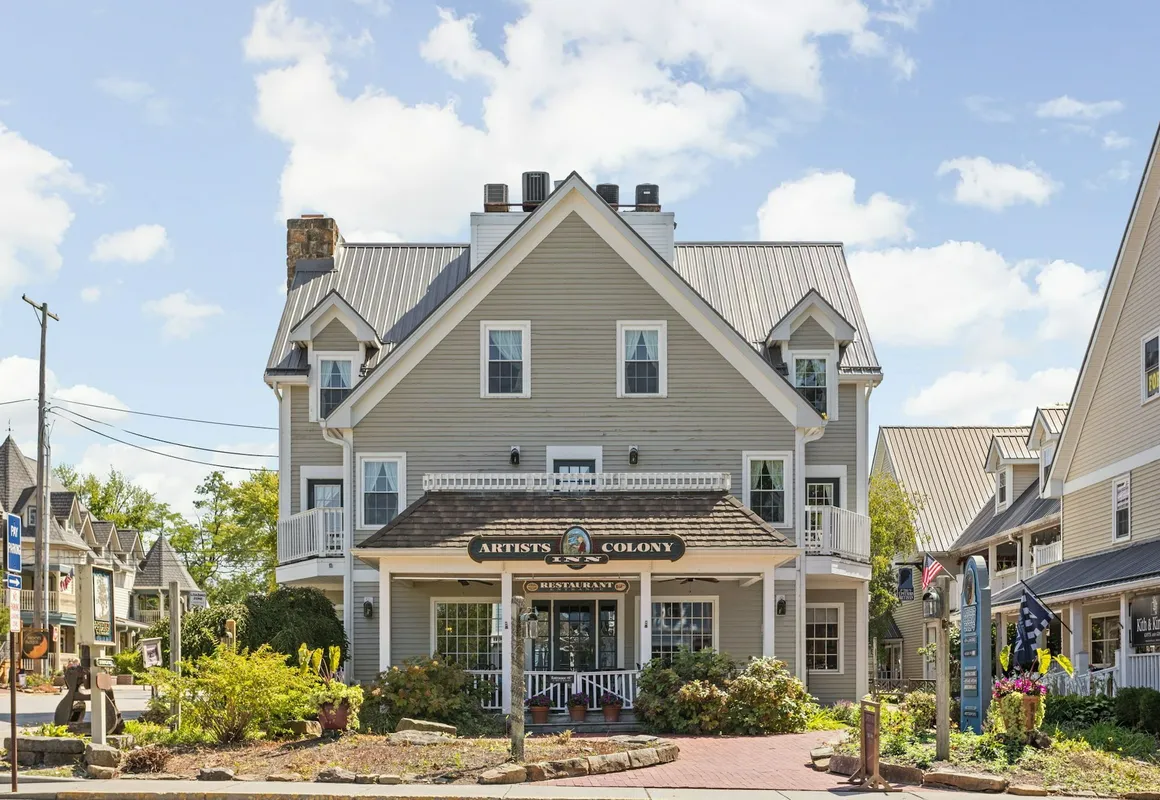 Artists Colony Inn hotel hero