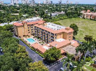 Inn of Naples, Tapestry Collection by Hilton hotel detail image 1