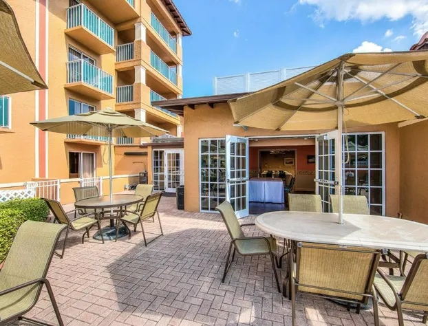 Inn of Naples, Tapestry Collection by Hilton hotel detail image 2