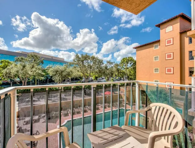 Inn of Naples, Tapestry Collection by Hilton hotel detail image 3