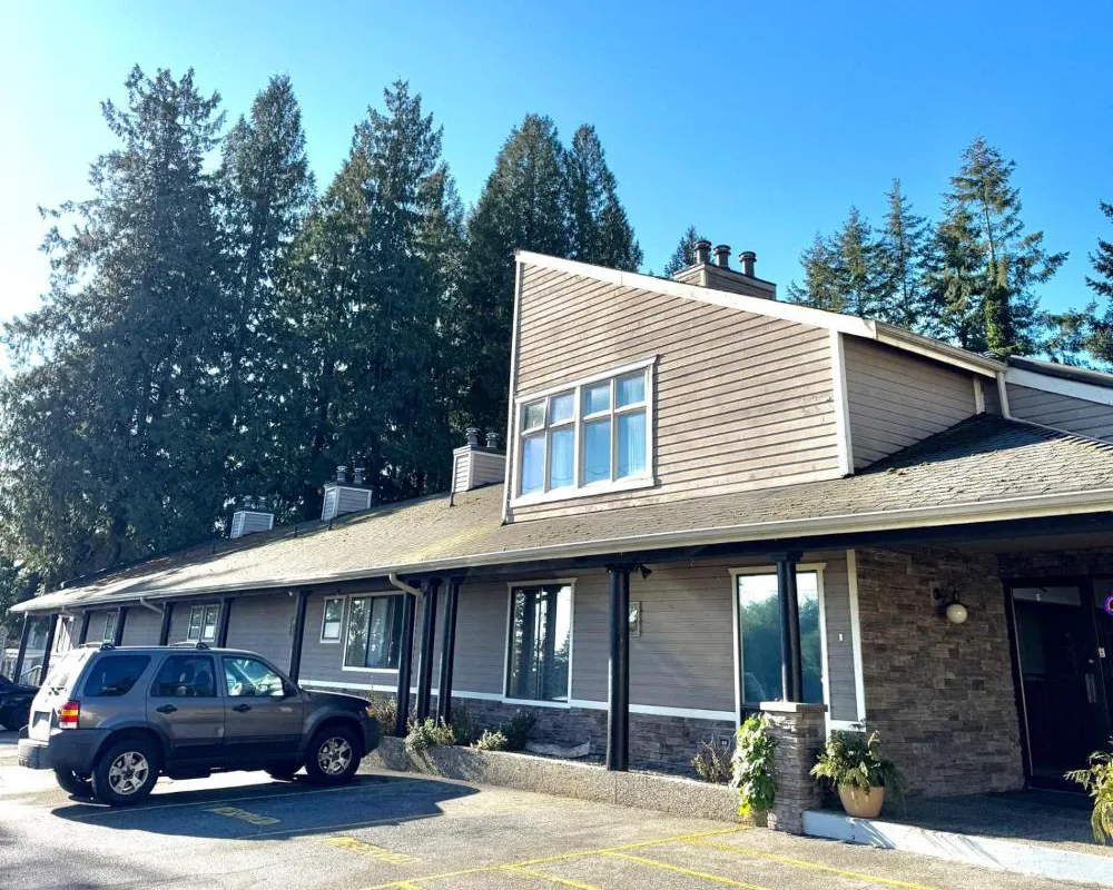 Sunshine Lodge hotel hero